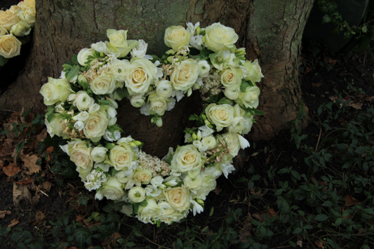 Things To Keep In Mind Before Sending Sympathy Flowers