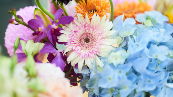 Thoughtful Thank-You Flowers for Colleagues and Clients in Melbourne CBD