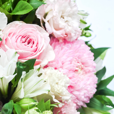 Choosing Sympathy Flowers in Box Hill: A Simple Guide to Thoughtful Gifting