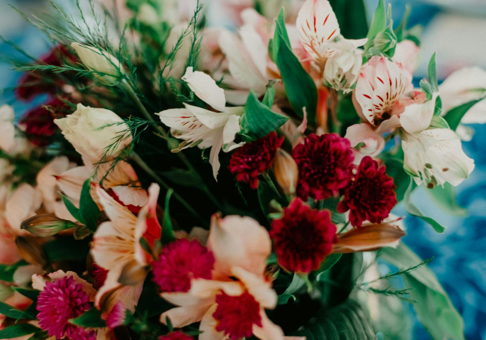 Top Thanksgiving Day Flower Trends for 2025: Colours, Styles, and Seasonal Must-Haves